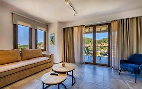 Penelope Luxury Suites