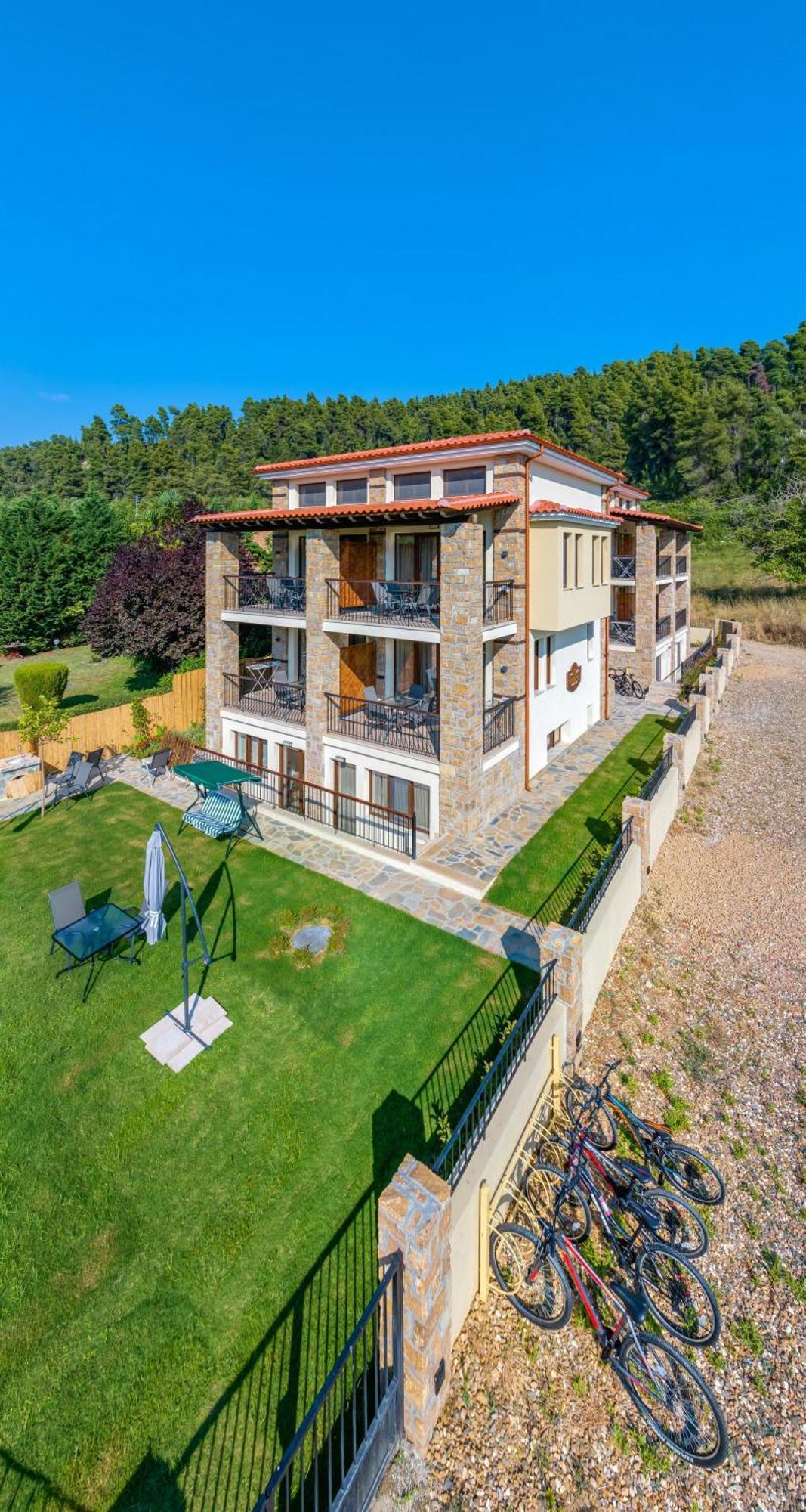 Penelope Luxury Suites Fourka Exterior foto