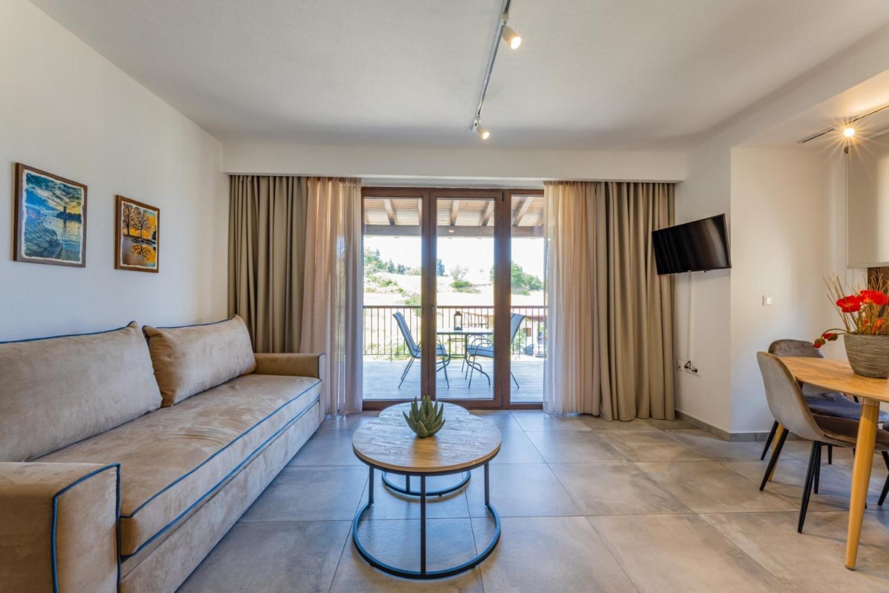 Penelope Luxury Suites Fourka Exterior foto