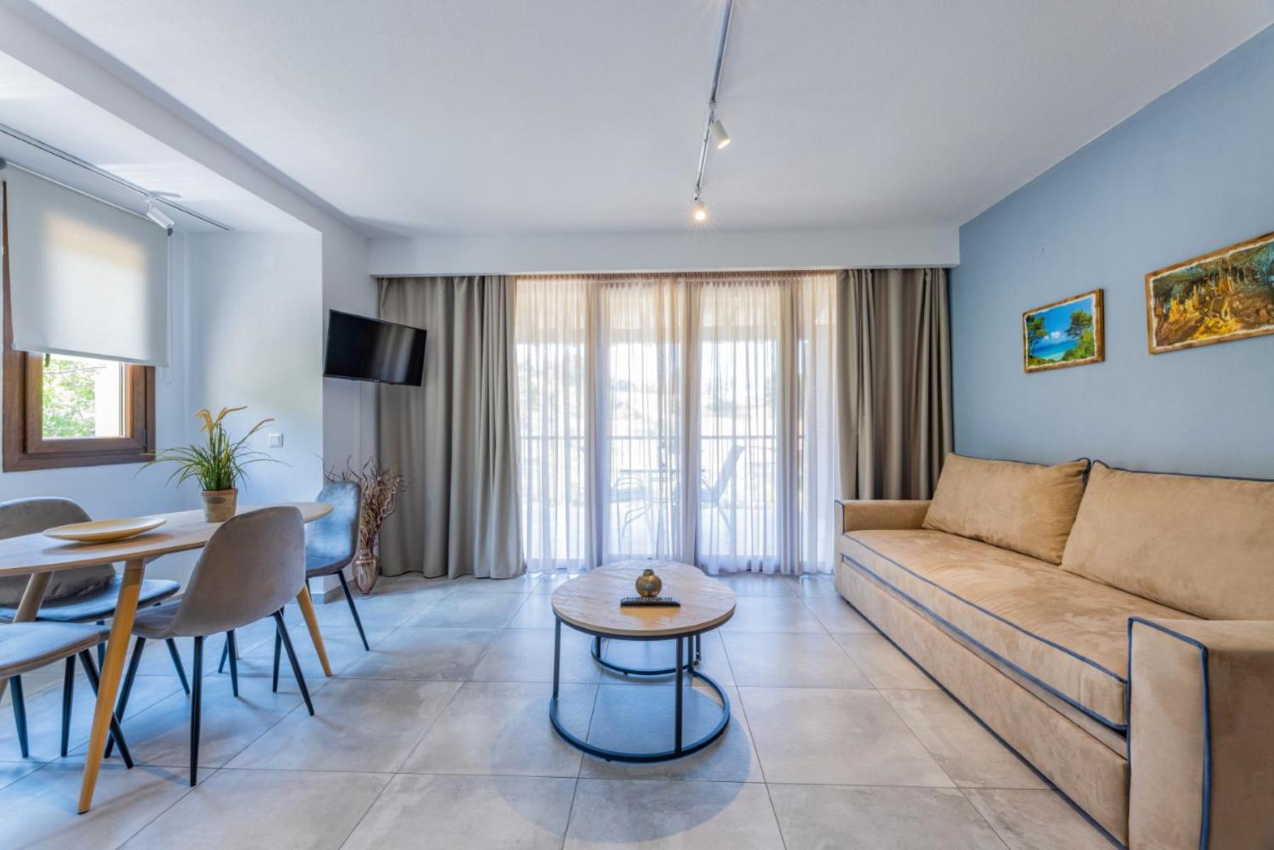 Penelope Luxury Suites Fourka Exterior foto