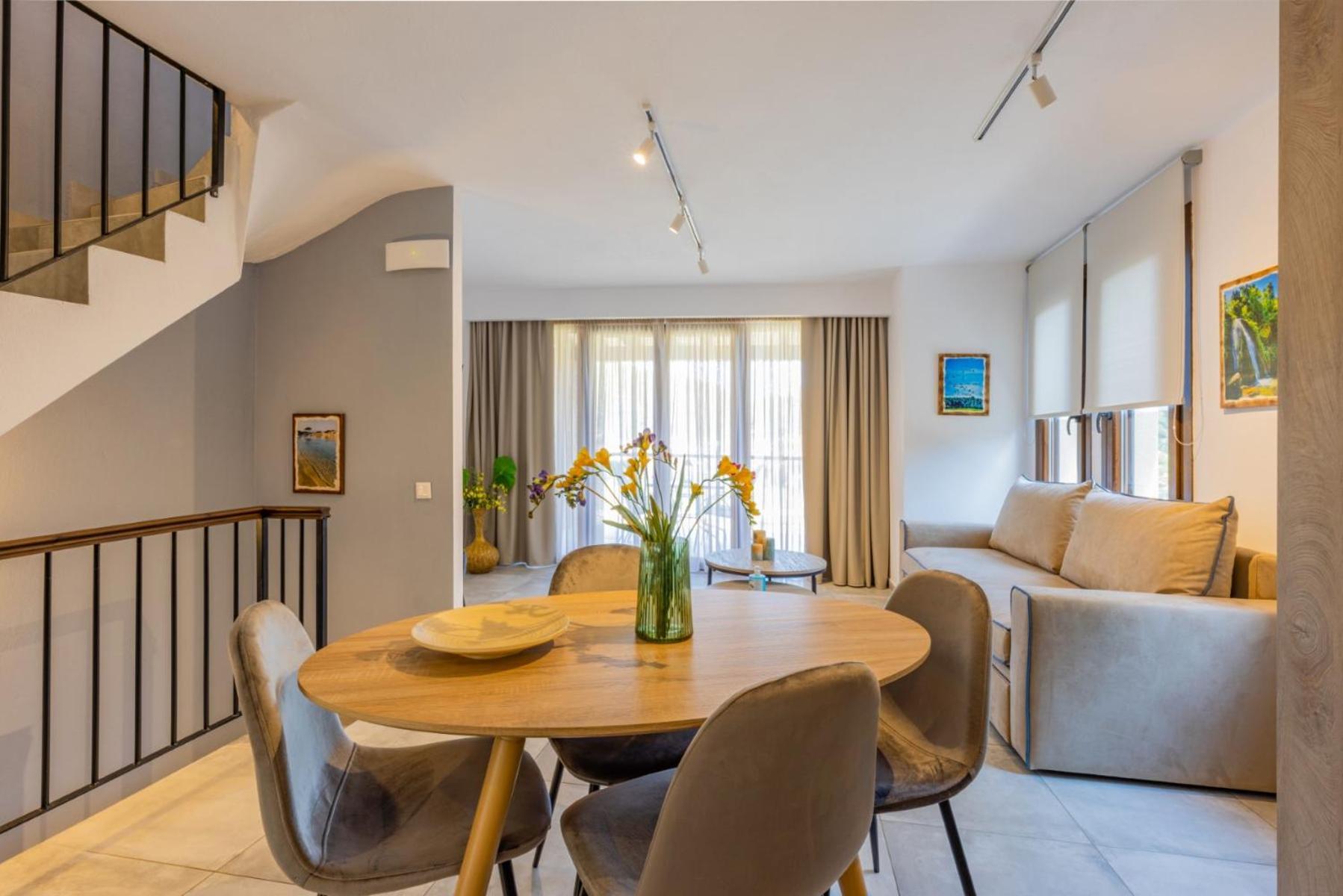 Penelope Luxury Suites Fourka Exterior foto