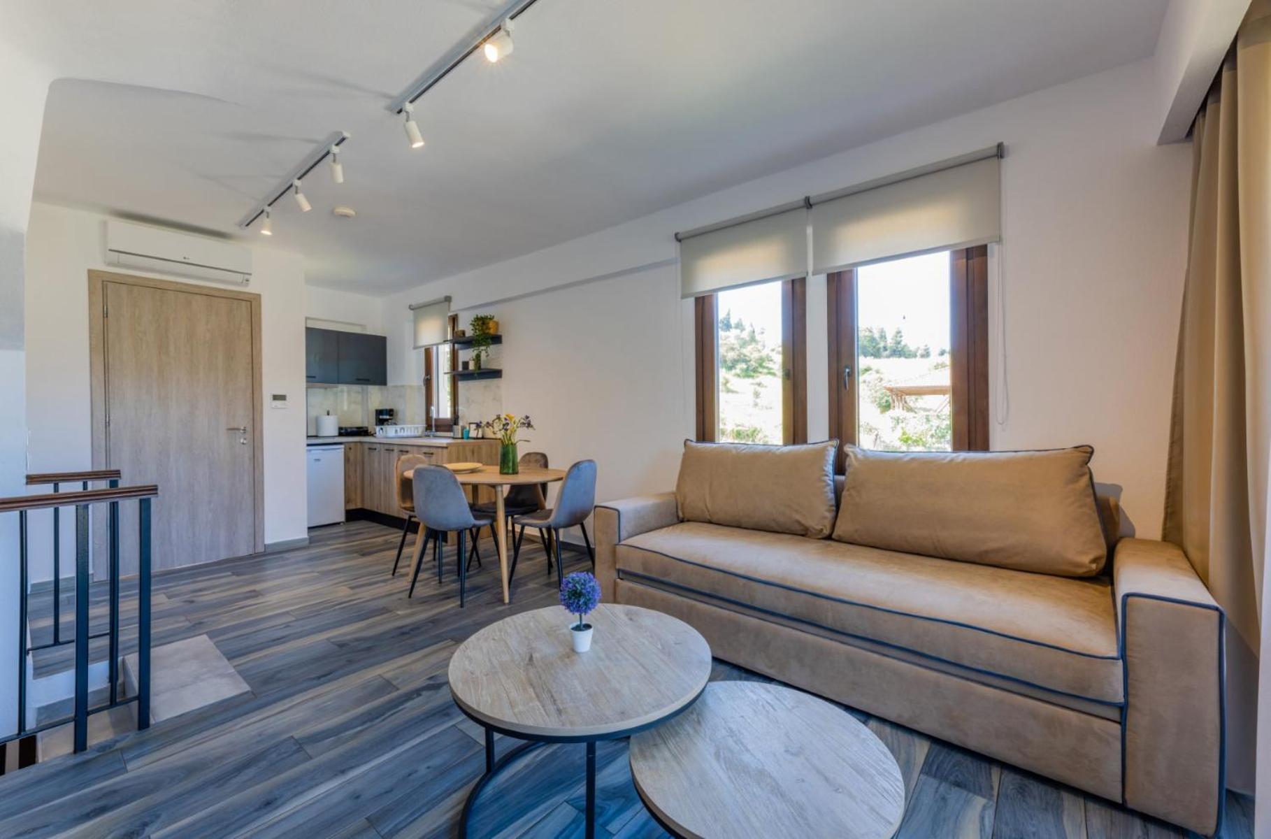 Penelope Luxury Suites Fourka Exterior foto